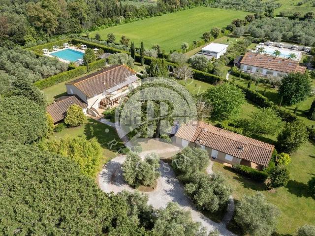 Case e ville in vendita di 600 m²