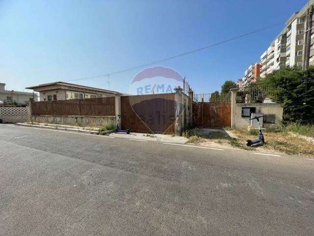 Case e ville in vendita di 600 m² in Via Corticelli, 52