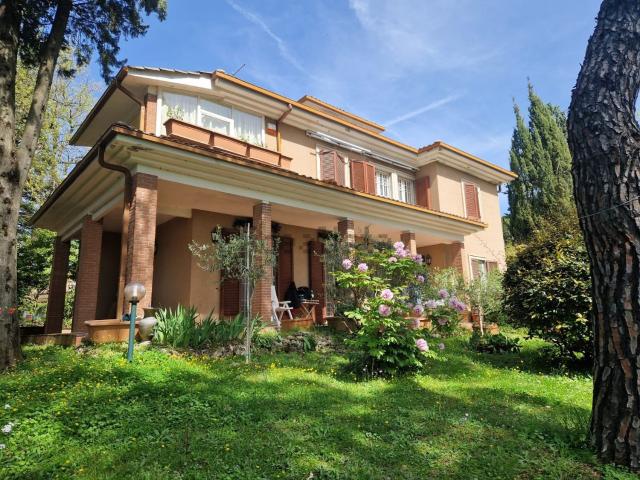 Case e ville in vendita di 600 m² in Via Campo del Patollo, 31