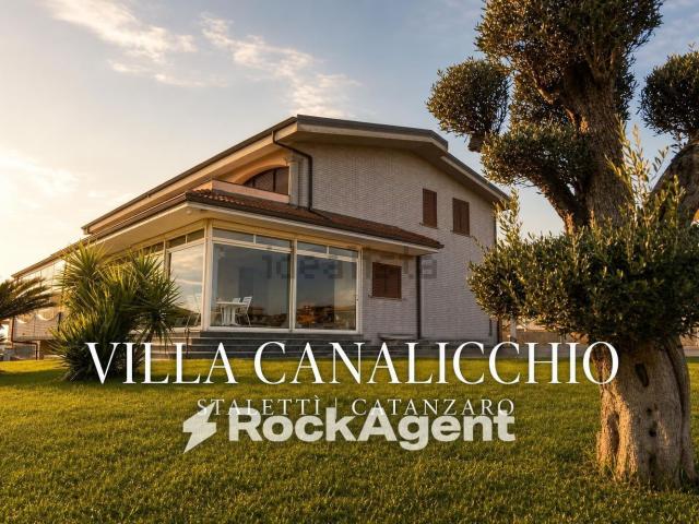 Case e ville in vendita di 600 m² in Via Canalicchio, 9