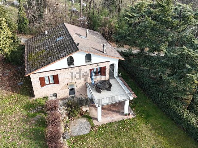 Case e ville in vendita di 600 m² in Via Carnaga, 43
