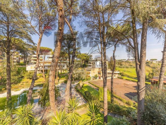 Case e ville in vendita di 600 m² in Via Cassia, 1172