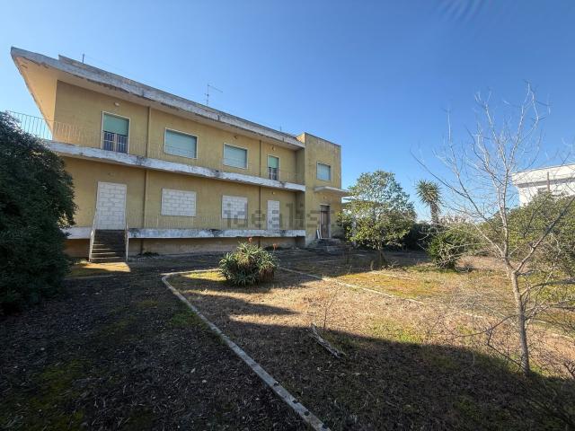 Case e ville in vendita di 600 m² in Via Appia Antica, 27