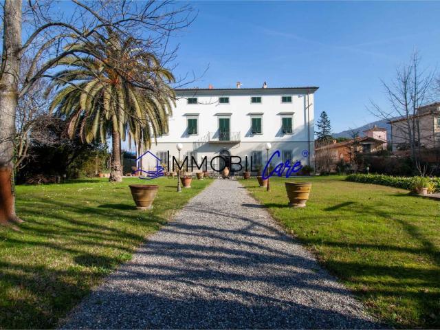 Case e ville in vendita di 600 m² in Via Giuseppe Di Vittorio