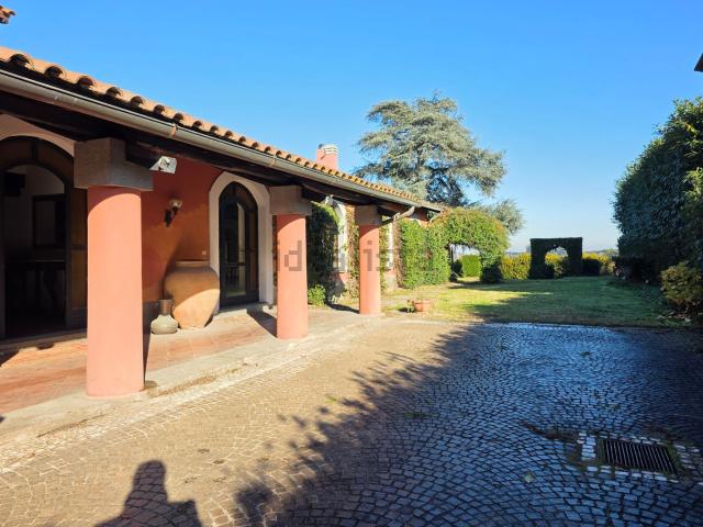 Case e ville in vendita di 600 m² in Via della Giustiniana, 995