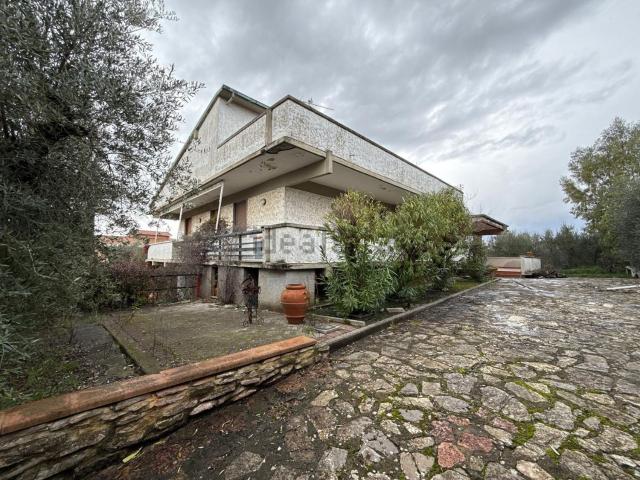 Case e ville in vendita di 600 m² in Via Firenze