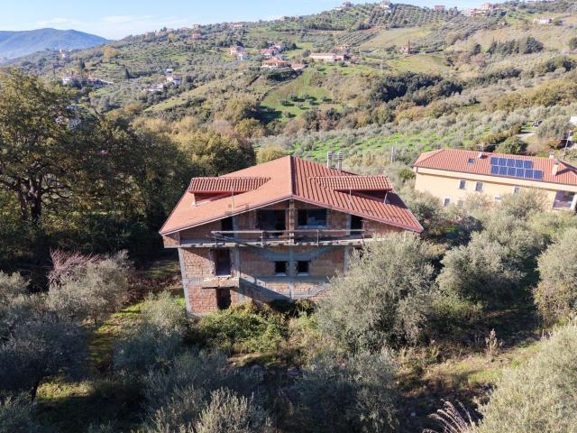 Case e ville in vendita di 600 m² in Via Fuonti