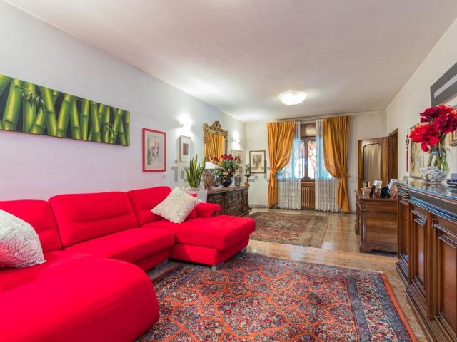 Case e ville in vendita di 600 m² in Via Isonzo, 11