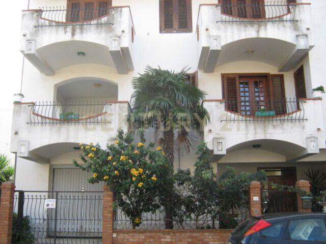 Case e ville in vendita di 600 m² in Via Operai, 14