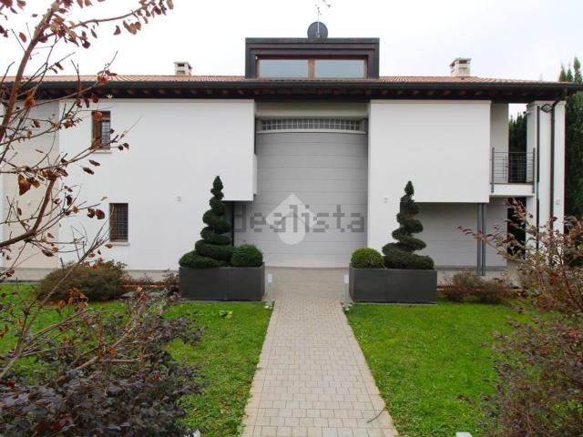 Case e ville in vendita di 600 m² in Via Ospedale, 15