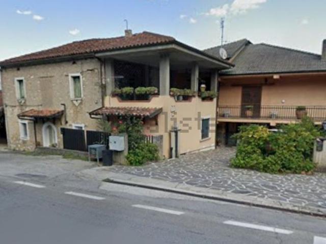 Case e ville in vendita di 600 m² in Via Provinciale del Corticato, 324