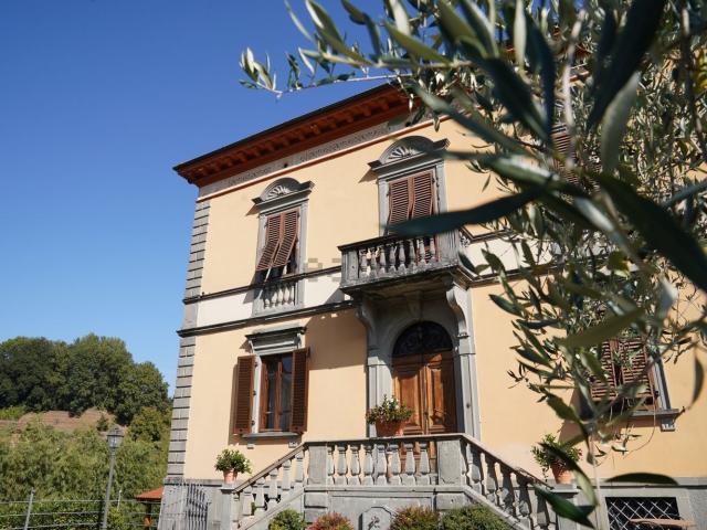 Case e ville in vendita di 600 m² in Via Roma, 61