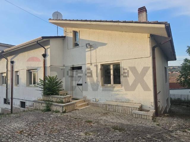 Case e ville in vendita di 600 m² in Via Regina Margherita