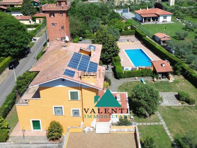Case e ville in vendita di 600 m² in Via Tende