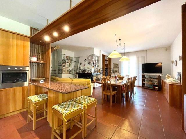 Case e ville in vendita di 600 m² in Viale Francesco Nardi