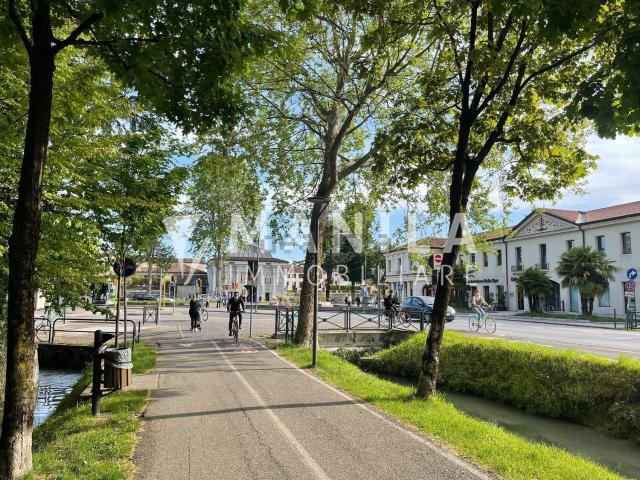 Case e ville in vendita di 600 m² in Vicolo Montagnera