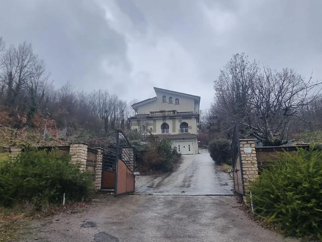 Case e ville in vendita di 600 m² in Contrada Valle