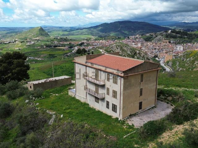 Case e ville in vendita di 600 m² in Contrada Zotta