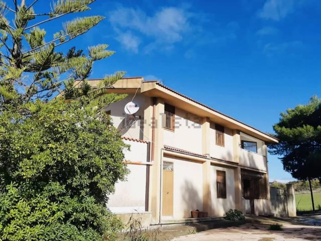 Case e ville in vendita di 600 m² in Contrada Calderaro
