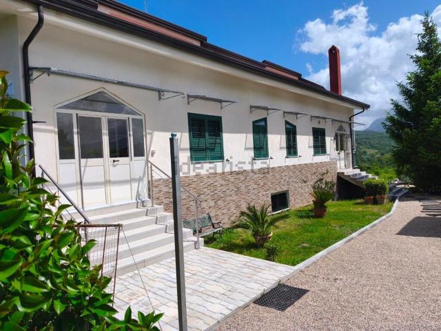 Case e ville in vendita di 600 m² in Contrada Fiego Basso