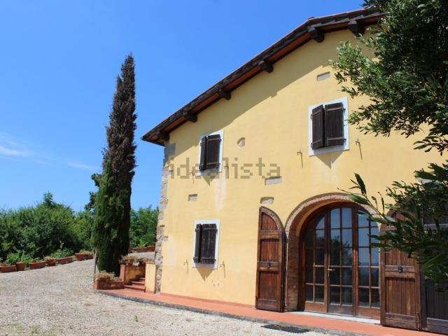 Case e ville in vendita di 600 m² in Località Casole, 26