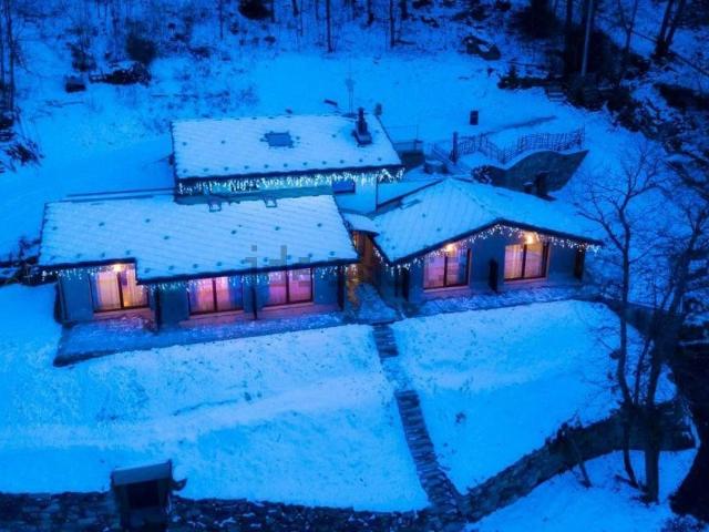 Case e ville in vendita di 600 m² in Località Rovarey