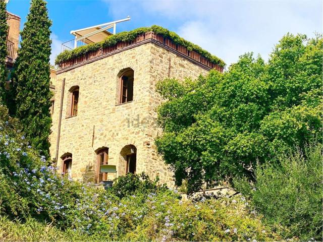 Case e ville in vendita di 600 m² in Strada Monte Ortigara, 57