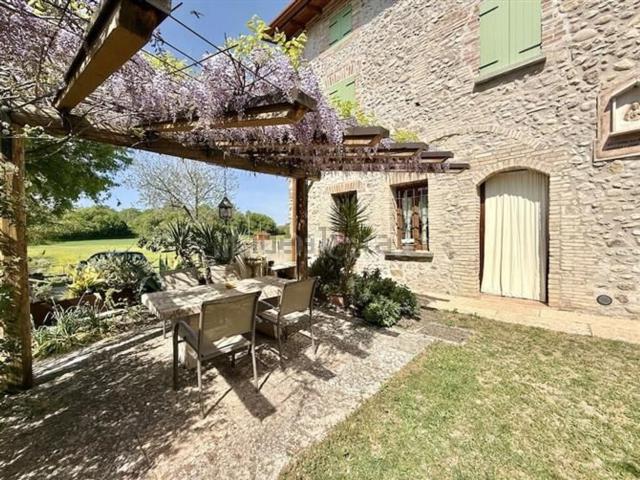 Case e ville in vendita di 600 m² in Strada Pille