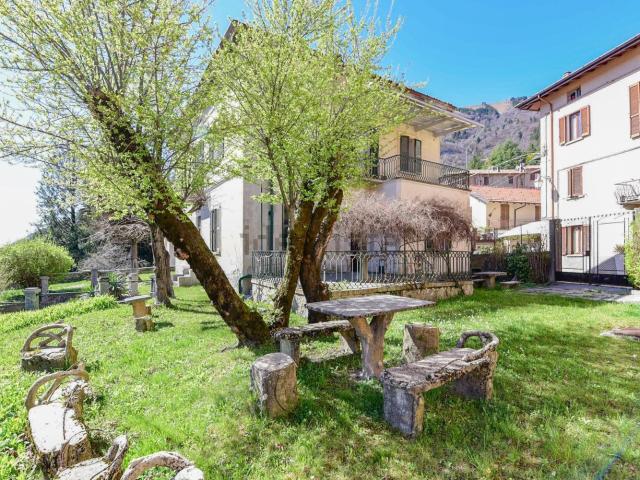 Case e ville in vendita di 603 m² in Via Piave, 1