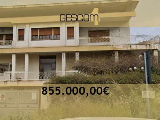Case e ville in vendita di 606 m² in Viale Odorico da Pordenone