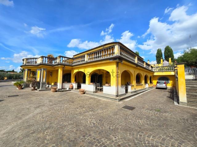 Case e ville in vendita di 610 m² in Via Fontanile del Piscaro, 30