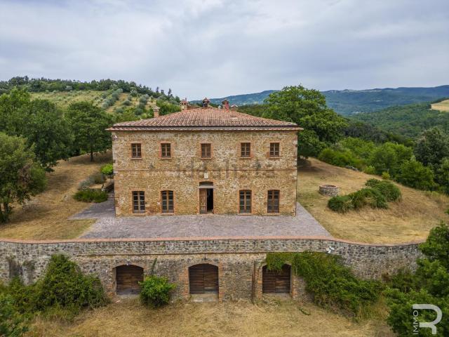 Case e ville in vendita di 615 m² in Via delle mura