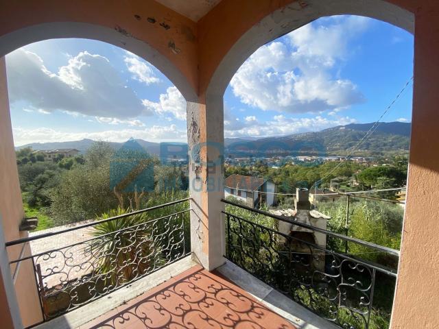 Case e ville in vendita di 615 m² in Via Mascagni