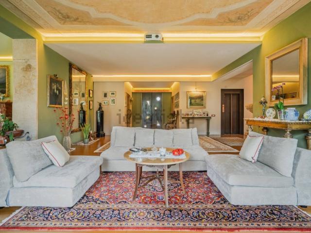 Case e ville in vendita di 618 m² in Via Patrizio Peduzzi, 7