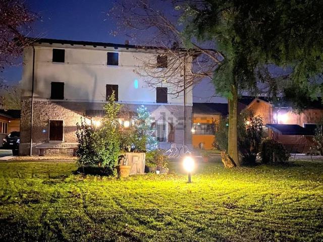 Case e ville in vendita di 619 m² in Via della Torretta, 18