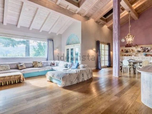 Case e ville in vendita di 620 m² in Via Vizzano