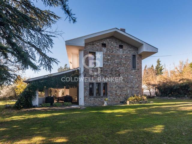 Case e ville in vendita di 623 m² in Via Brusadino, 370