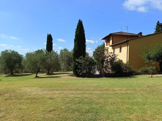 Case e ville in vendita di 624 m²