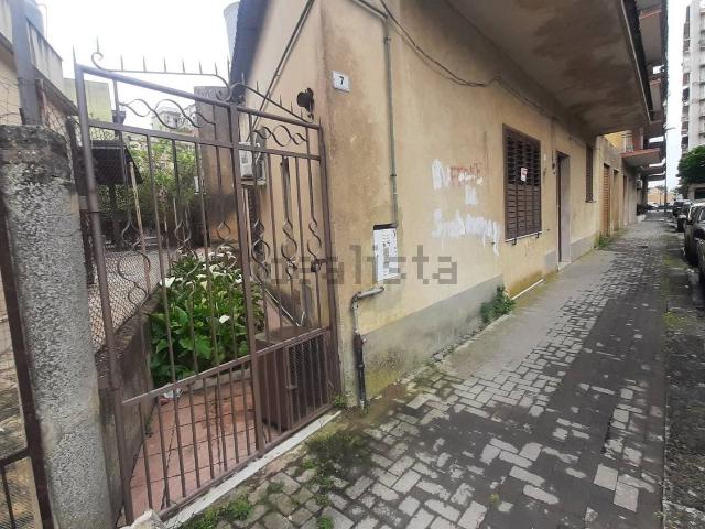 Case e ville in vendita di 625 m² in Via Giovanni Pascoli, 9