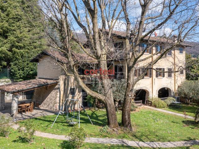 Case e ville in vendita di 627 m² in Via alla Zarda, 4
