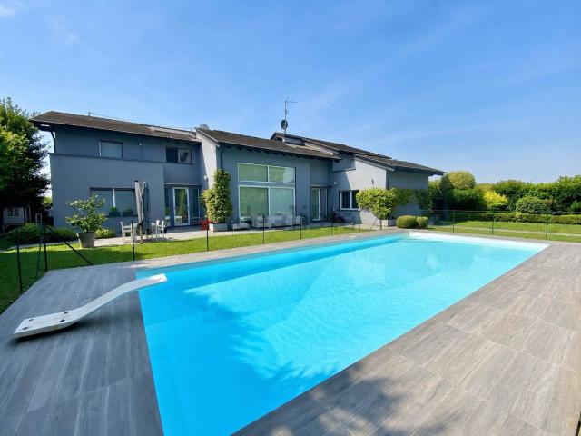 Case e ville in vendita di 628 m² in Via Conti Martinengo