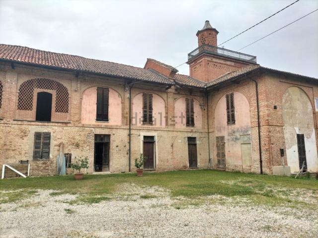 Case e ville in vendita di 628 m² in Via Bosia Garezz, 620