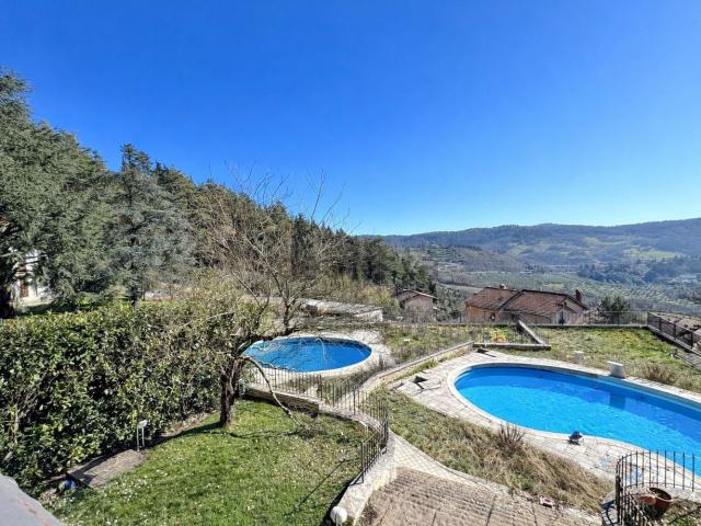 Case e ville in vendita di 629 m² in Via della Muriccia