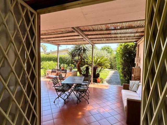 Case e ville in vendita di 62 m² in Via Terracina