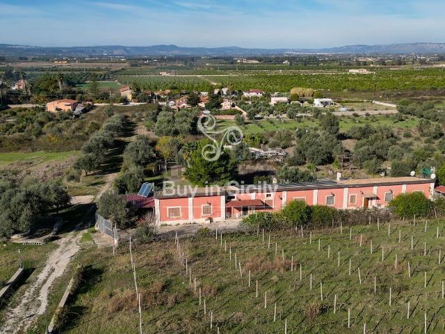 Case e ville in vendita di 630 m² in Traversa san corrado