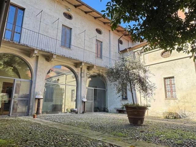 Case e ville in vendita di 630 m² in Via Giacomo Matteotti, 55