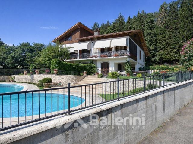Case e ville in vendita di 630 m² in Via di Montemaggiore