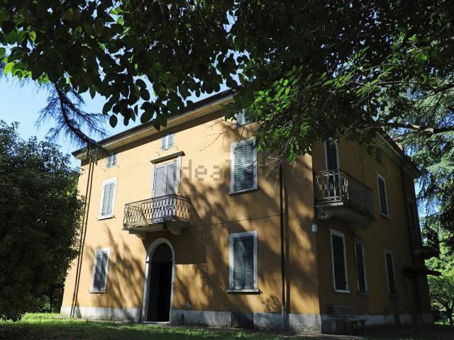 Case e ville in vendita di 630 m² in Via Maiatico