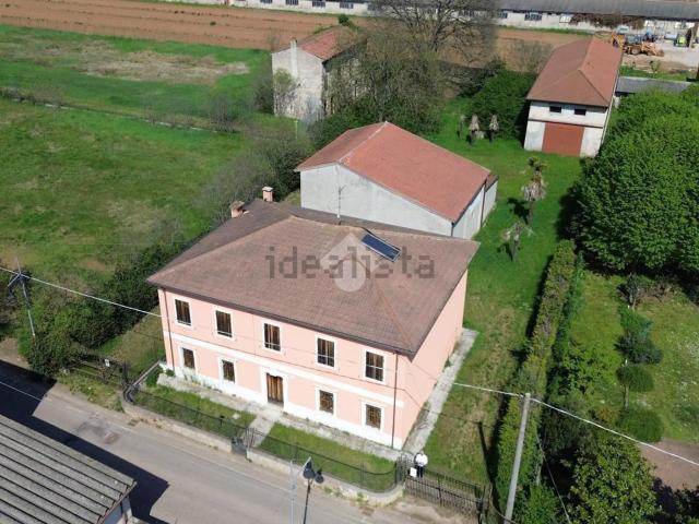 Case e ville in vendita di 630 m² in Via Solferino e San Martino, 33