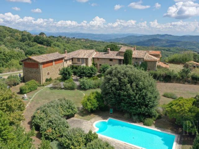 Case e ville in vendita di 630 m² in Via sant&apos aurelio
